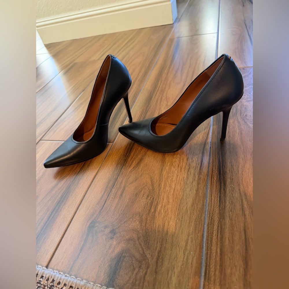 COACH Classic Black Pointed-Toe Stiletto Pumps - size 7.5